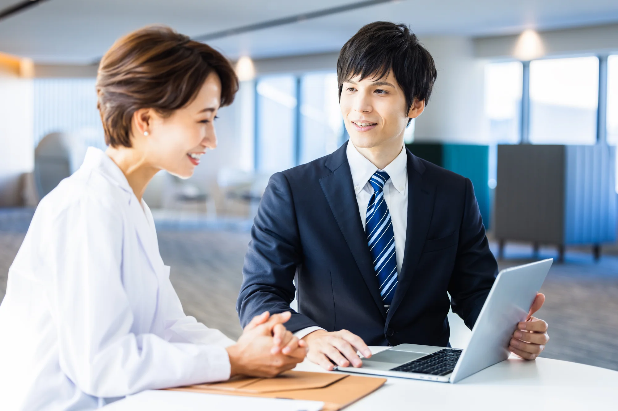最新の診療報酬改定にもスムーズに対応できる医療システムのご相談はJRCEへ